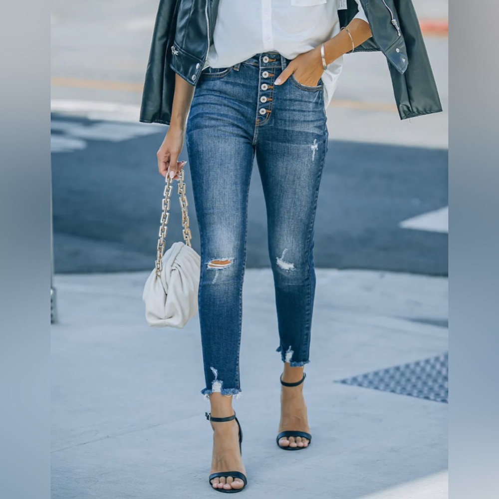 NWT Kancan Frayed Ankle High Waisted Skinny Jean